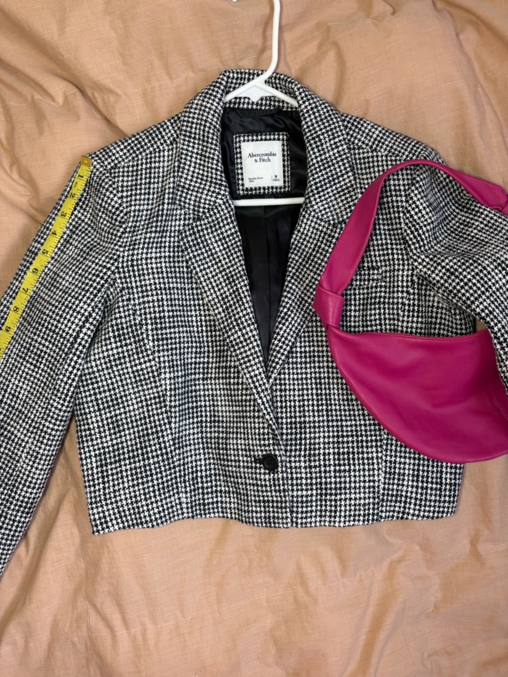 Abercrombie & Fitch Black and White Houndstooth Cropped Blazer